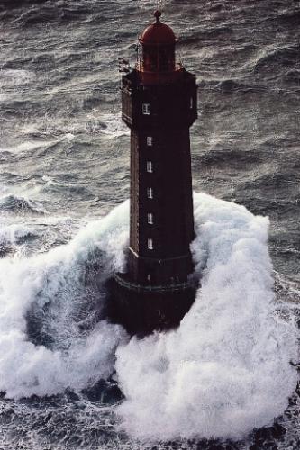 Phares dans la Tempecircte La Jument II by Jean Guichard