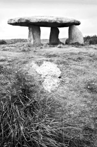 Lanyon Quoit by Paul Warner