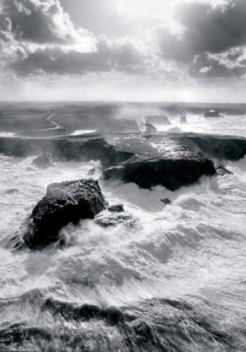Lumiegravere sur les Poulains by Guillaume Plisson