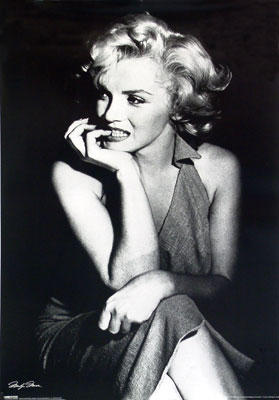 Marilyn Monroe (sitting) art print by Movie Posters