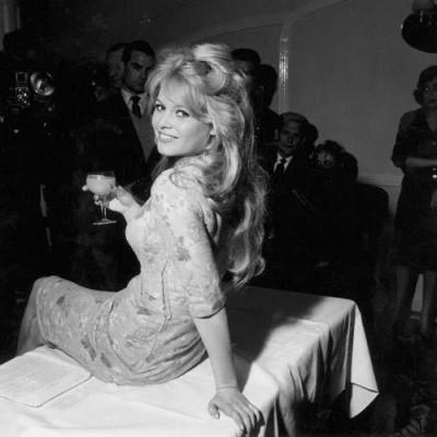 Arrives in London, April'59 (Large size) art print by Celebrity Image