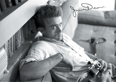 James Dean (Camera) art print by Maxi Posters