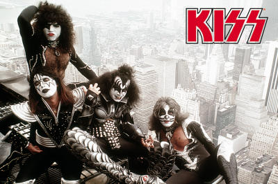 Kiss (NYC) art print by Maxi Posters