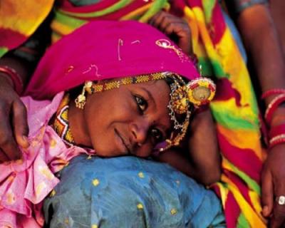 Fillette du Rajasthan art print by Oliver Follmi