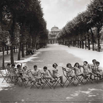 Enfants dans le jardin du Palais-Royal, 1950