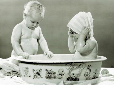 Bathing Babies art print by Babies Collection