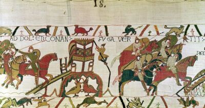 Conan flees from Dol Duke William's knights fighting the men of Dinan and Rennes