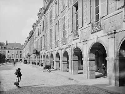 View of the arcade of Place des Vosges c.1890