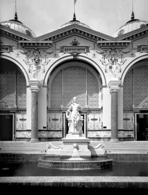 Portico and fountain at the Universal Exhibition Paris 1889